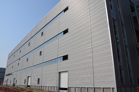 Buy EN Standard Q355 Light Steel Structure Workshop With Corrugated Steel Sheet Roof online manufacture
