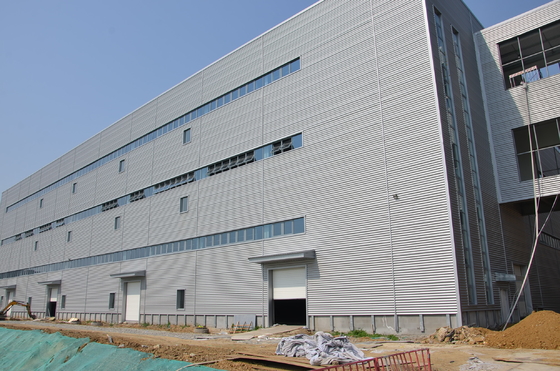 Buy Customized PEB Light Steel Frame Building Construction Fast Installation online manufacture