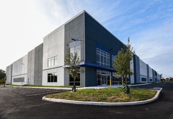Buy Prefabricated Steel Structure PEB Building Construction Ceramic Tile Factory Building online manufacture