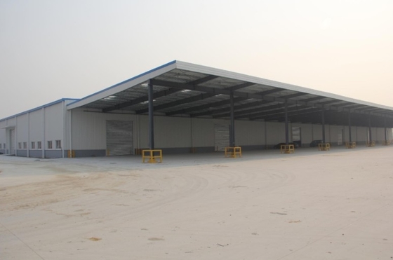 Buy Famous Quick Assembly Steel Structure Building With Q235 Beam And EPS Sandwich Panel Roofing online manufacture