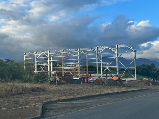 Hot DIP Galvanized Steel Structure Building with Corrugated Roof Cladding