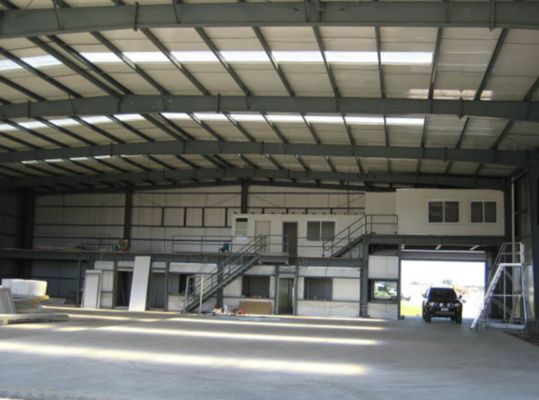 Industrial Steel Building with 100-275g/m2 Zinc Coating Over 50 Years Lifetime and AWS D1.1 Welding Standard