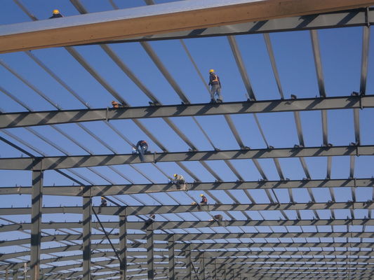 Large Span 60m Hot Dip Galvanized Steel Aircraft Hangar Clear Span Anti Corrosion Structure SA 2.5 Surface Treatment